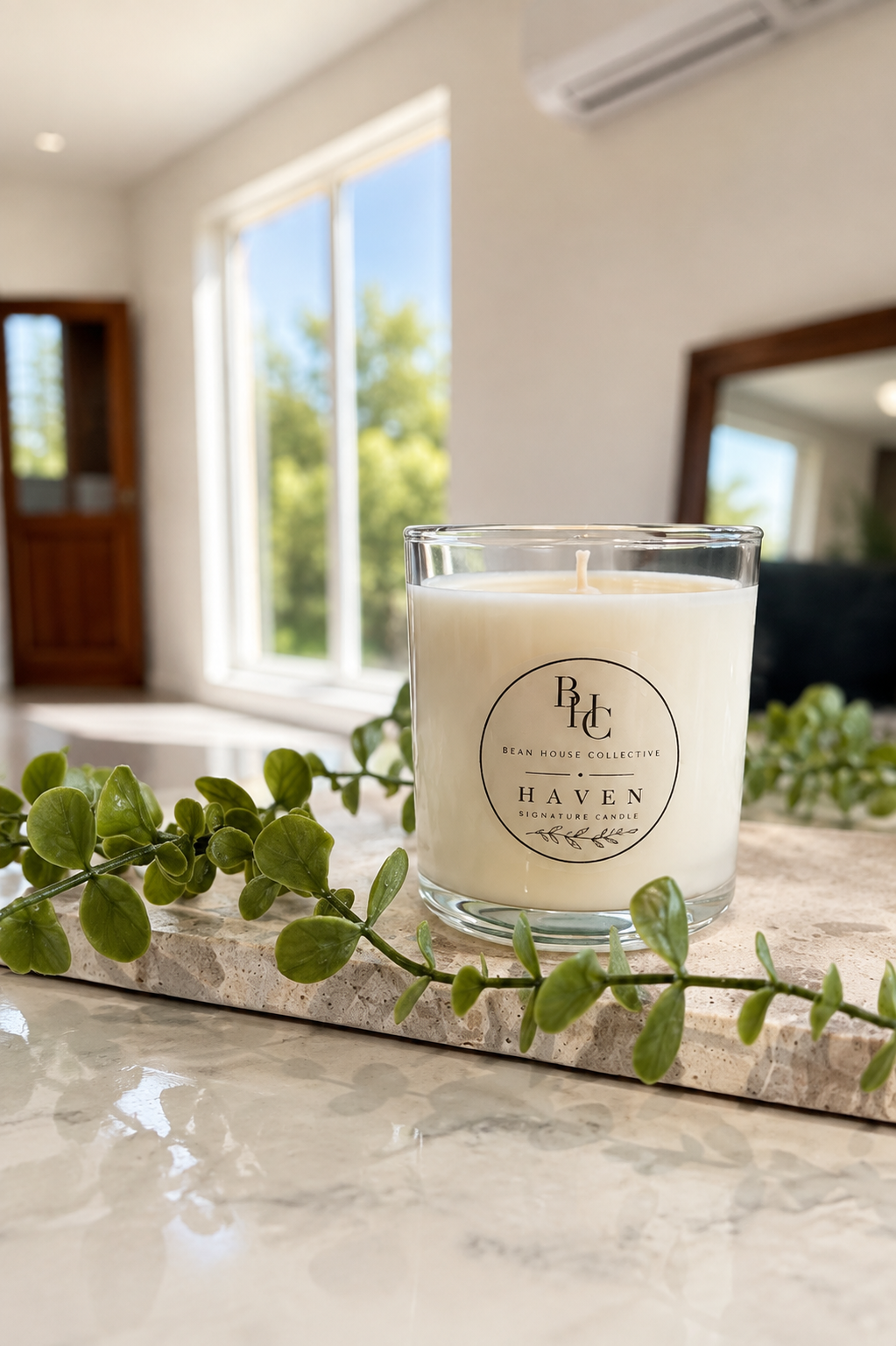 Haven - Soy Candle - Ambered Sandalwood & Midnight Fig - 300gm